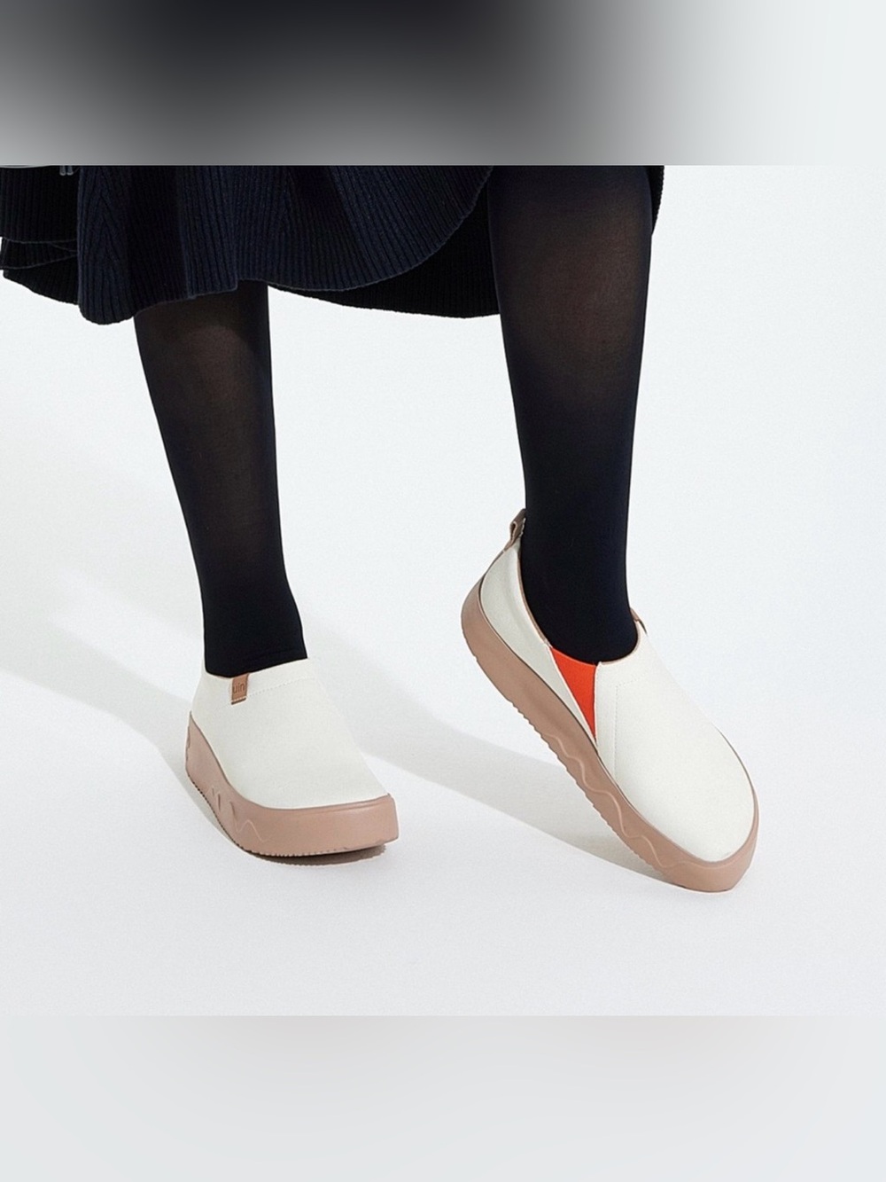 UIN Women's Slip-On Mules in White, Tan and Orange